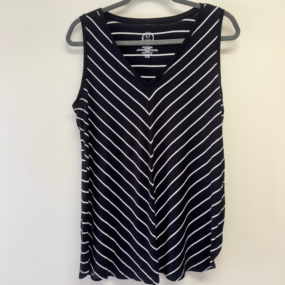 Maurices Black and White Striped V-Neck Tank EUC Size L